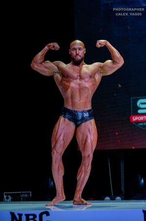 CLASSIC PHYSIQUE НОВИЧКИ
